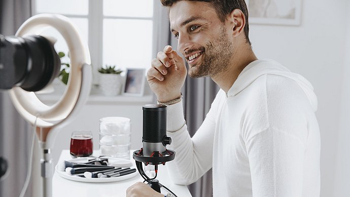 influencer microphone with shock mount