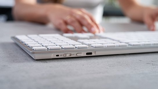 wireless keyboard with mac layout